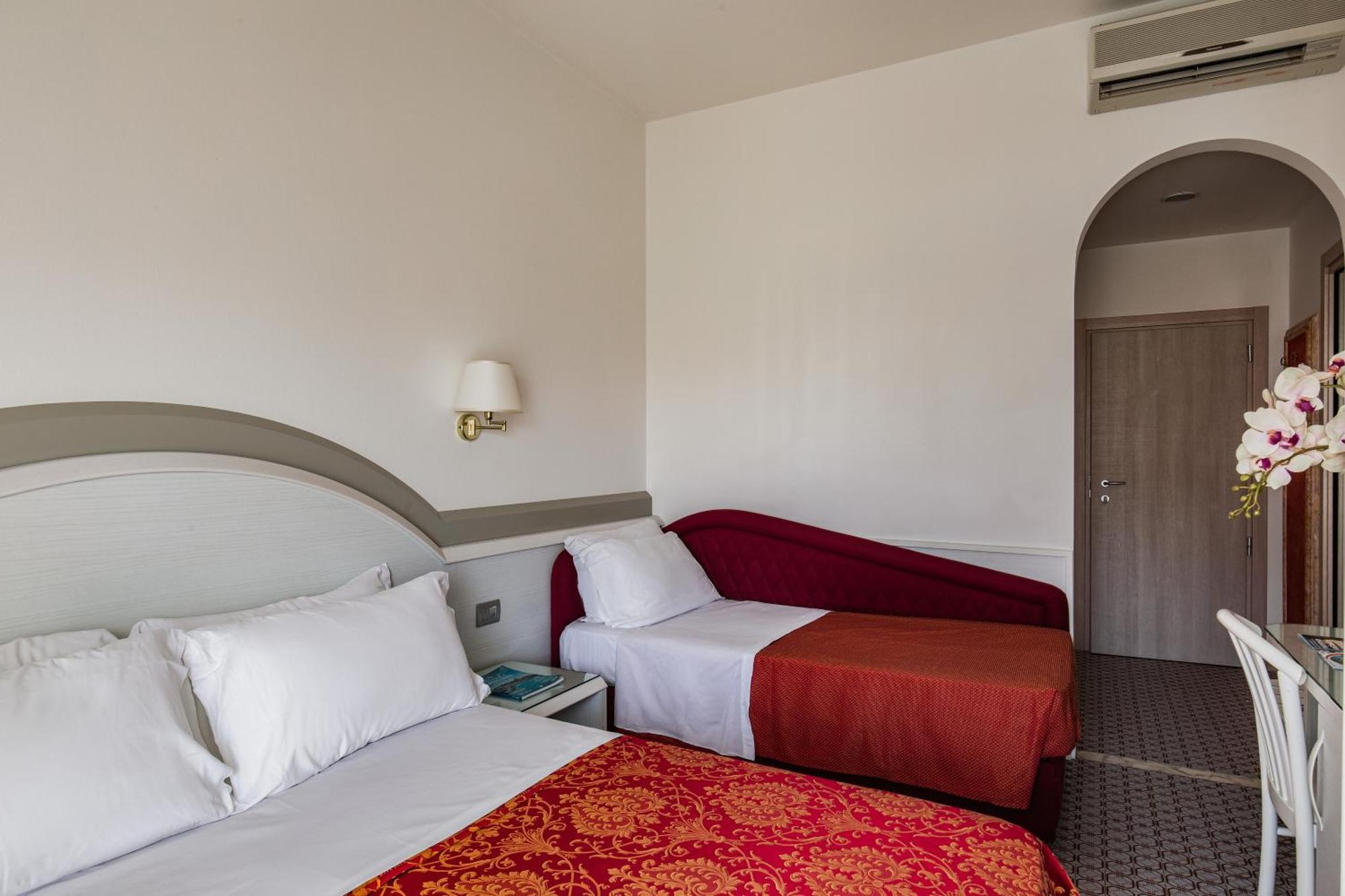 Hotel Caravelle Cesenatico Eksteriør bilde